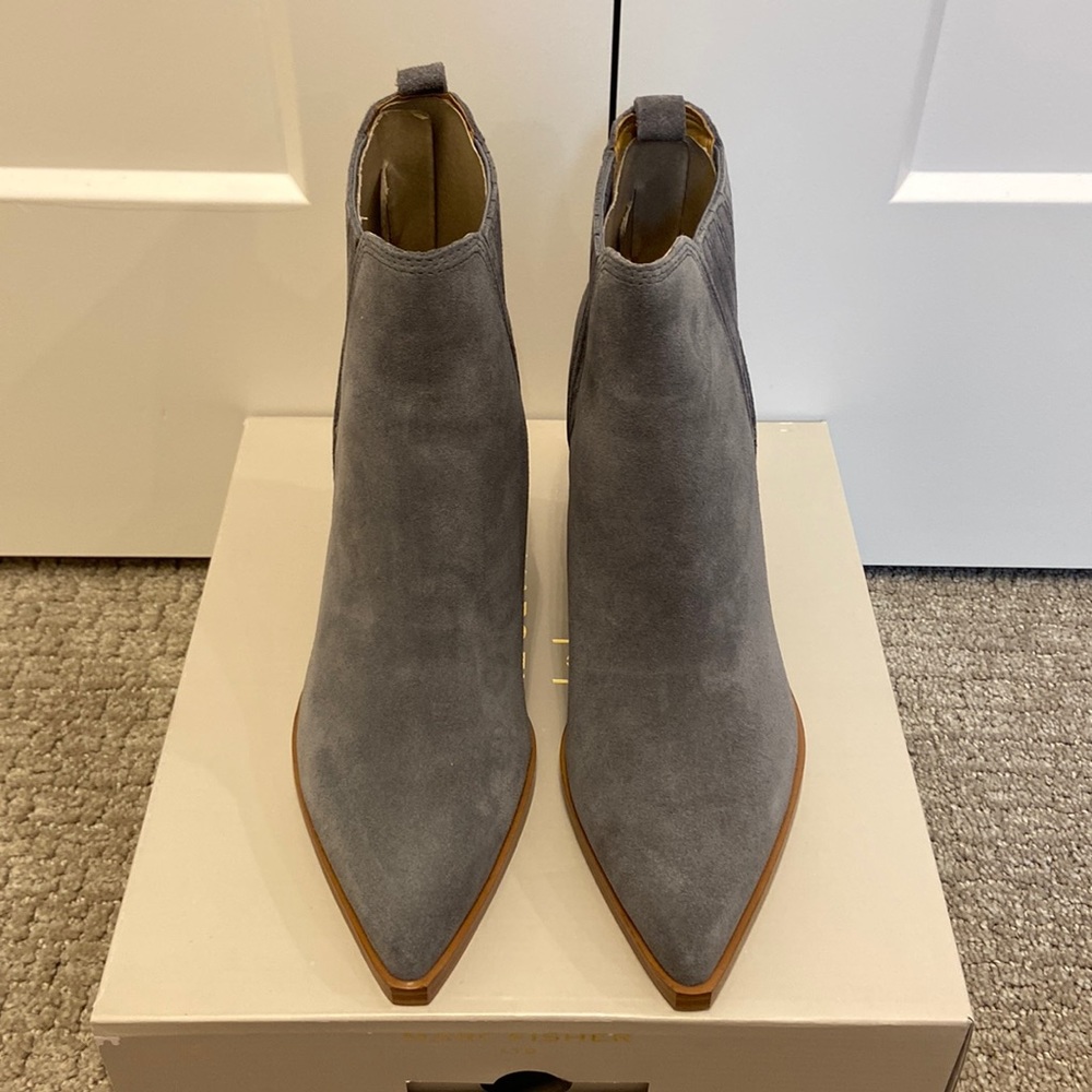 NIB Marc Fisher Gadri Gray Booties 7